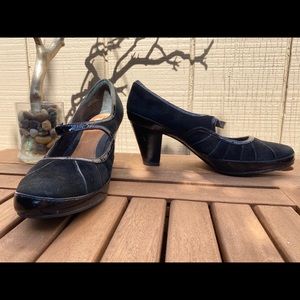 Clark’s leather pumps sz 10